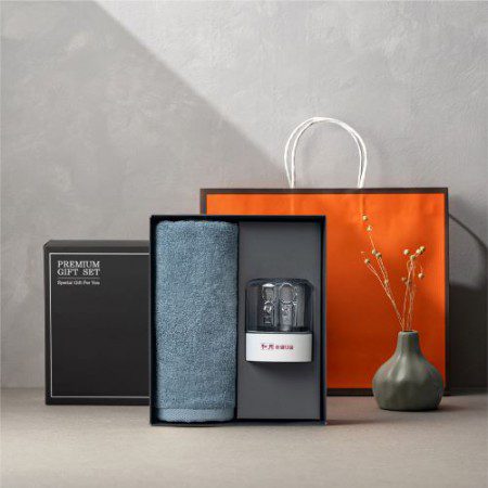 송월타올 프리미엄 선물 세트 수건 기념품제작 송월 라이트 무지40 1P + 쓰리세븐 KR-050C 손톱깎이 세트 1P 1 송월타올 프리미엄 선물 세트 수건 기념품제작 송월 라이트 무지40 1P + 쓰리세븐 KR-050C 손톱깎이 세트 1P 대표이미지